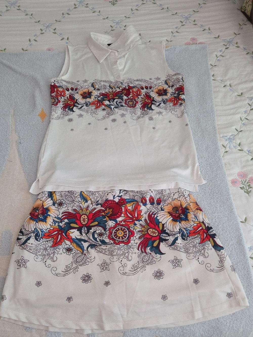 Sleeveless White Floral Print Two-Piece Set